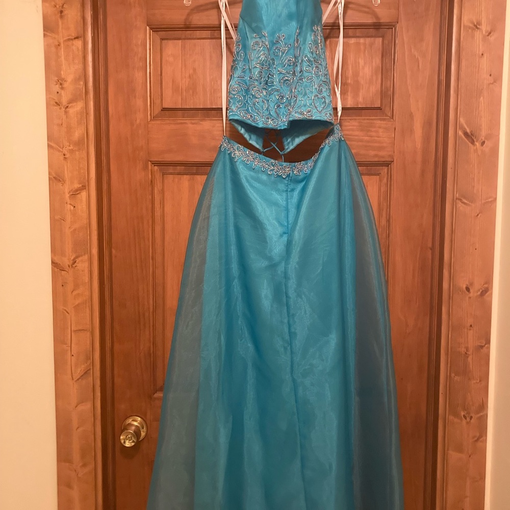 Prom dress!!! Two piece light blue dress